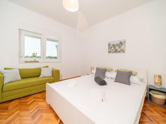 Laganini Apartman Rab Rab Town Ngoại thất bức ảnh